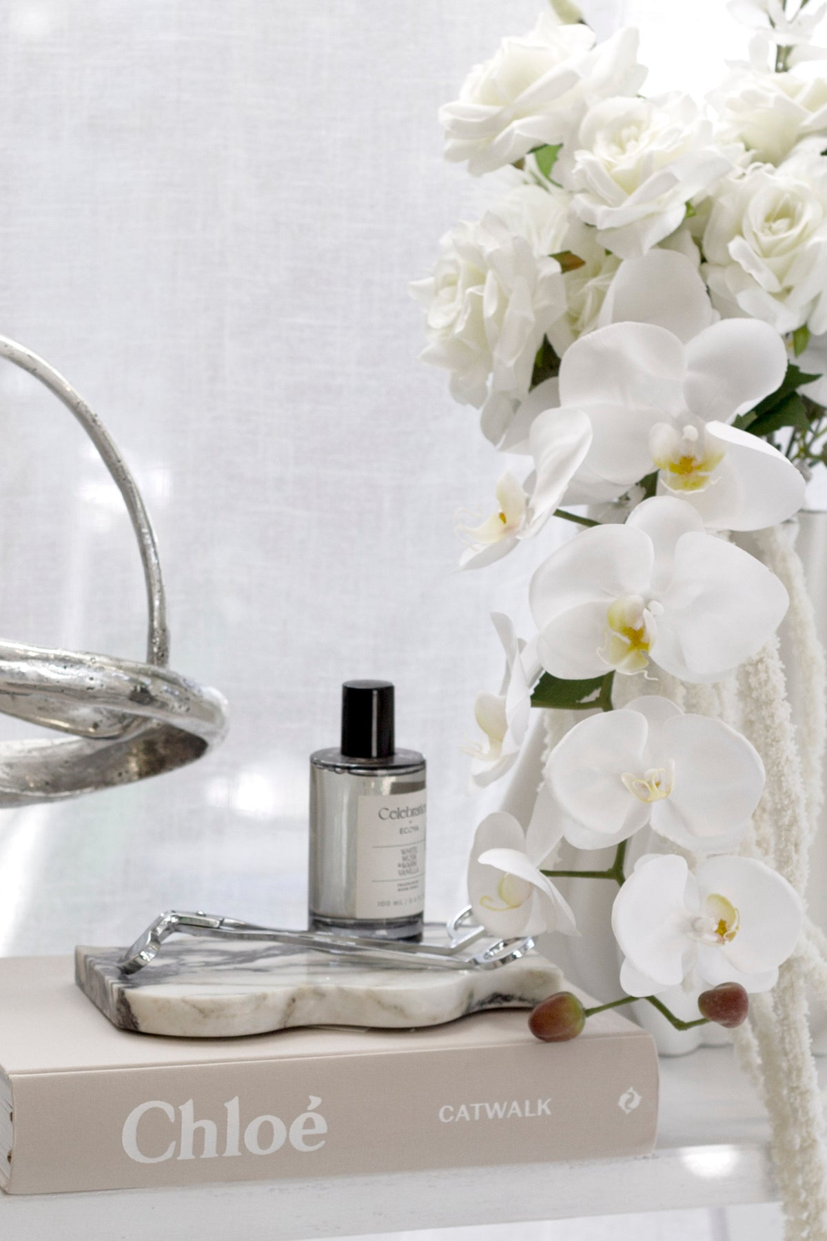 Modern Coastal Glam: How to Style Your Home Like a Sun-Drenched Sanctuary with Bold Personality