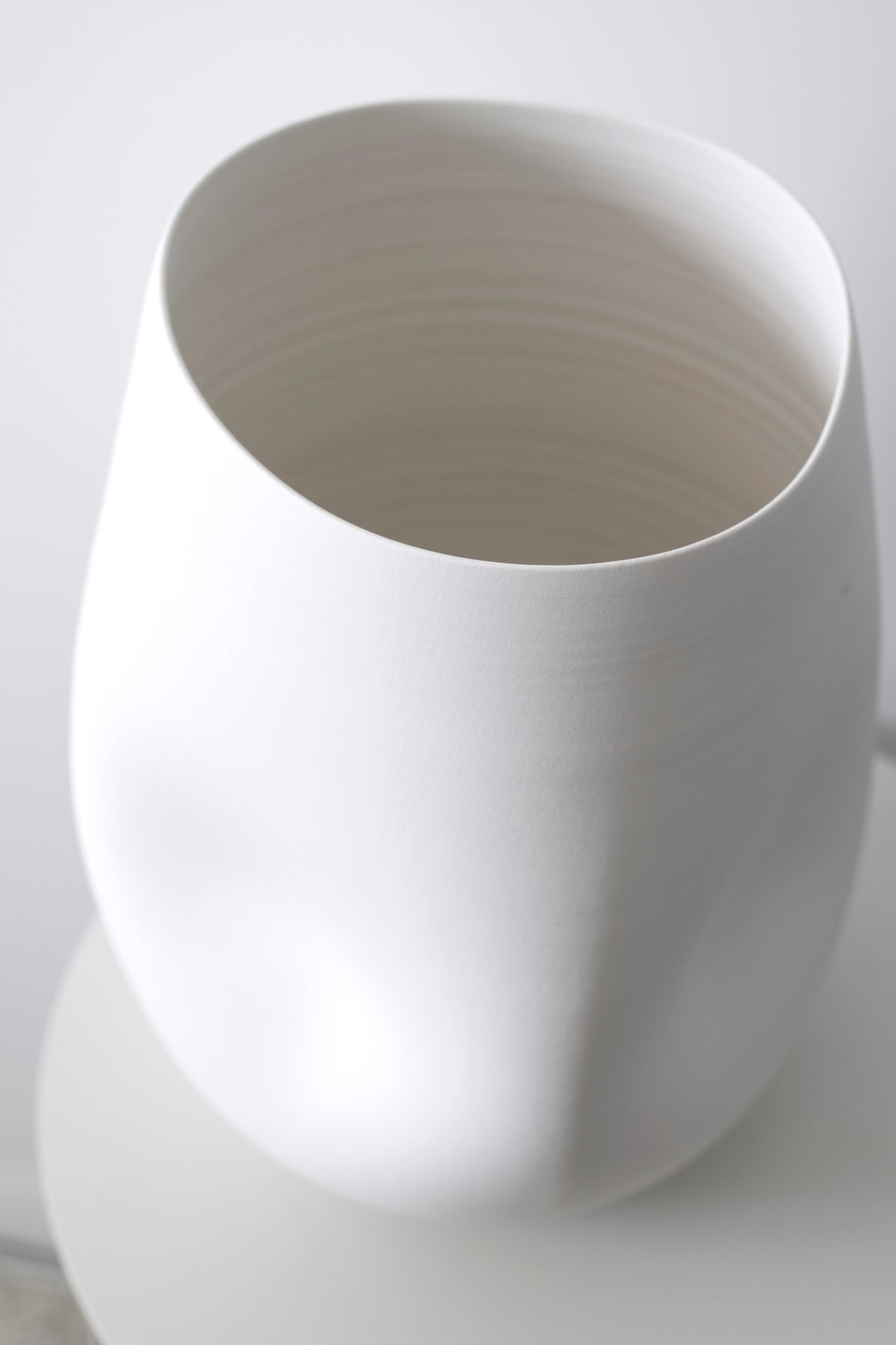 Node Ceramic Vase – Sculptural White Artisan Vessel 38cm