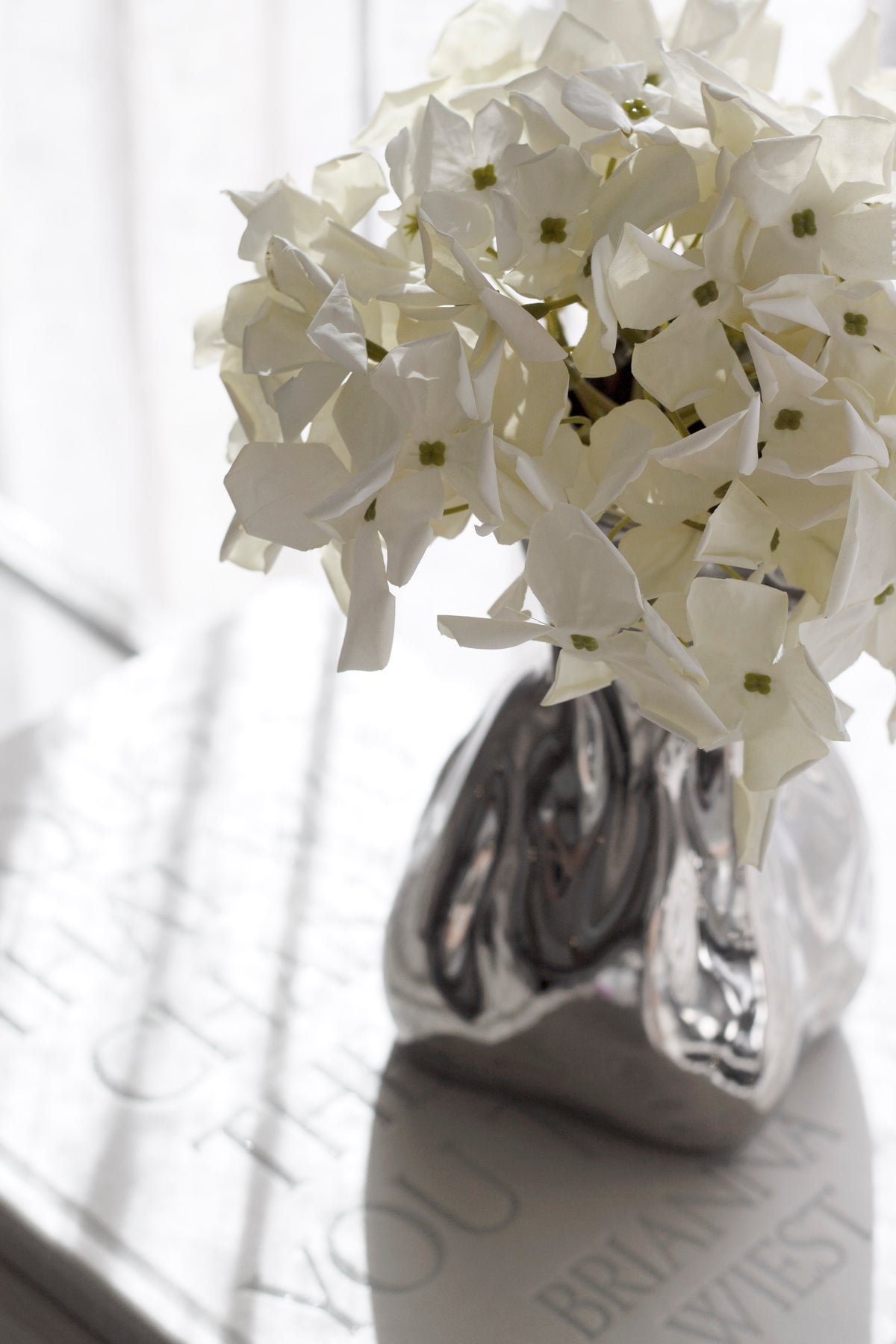 Grandiflora Hydrangea Stem, White or Pink 62cm Faux Flower