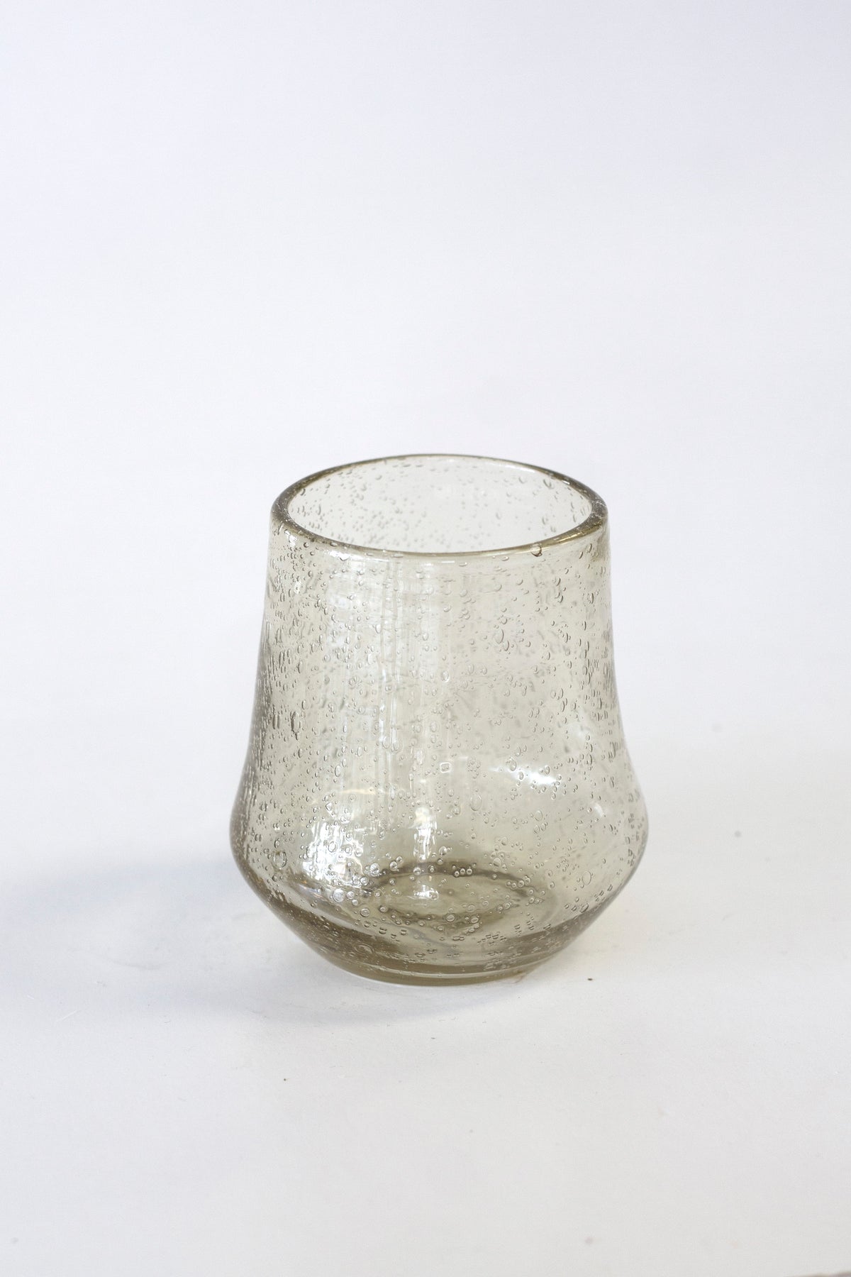 Tom Tumbler – Mouth-Blown Glass with Speckled Texture