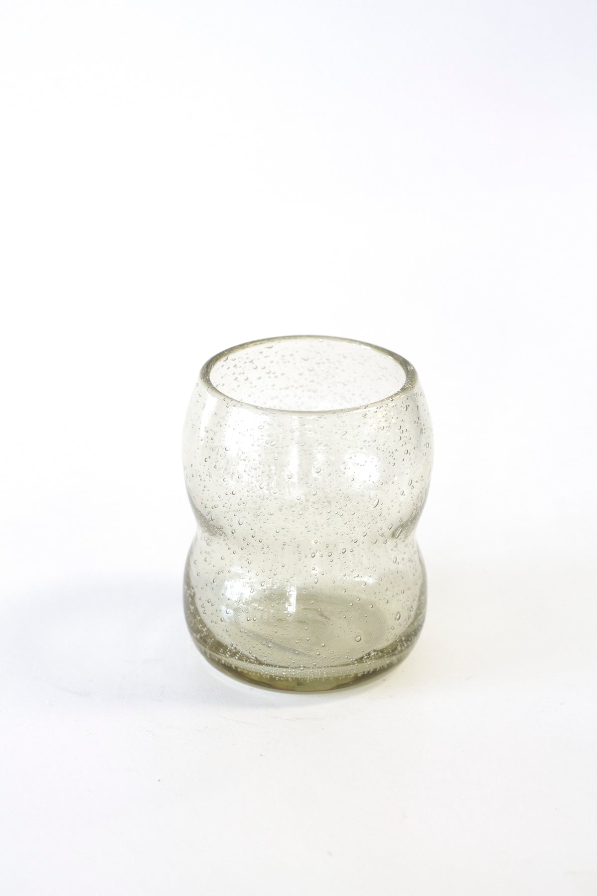 Light amber Como tumbler on white in soft light