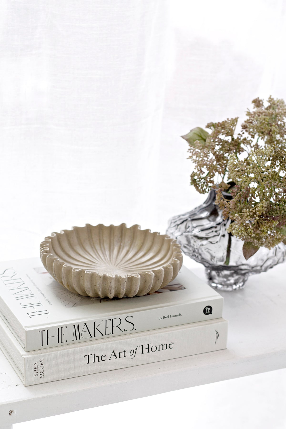 Rome Scalloped Stoneware Platter – Textured Display Bowl