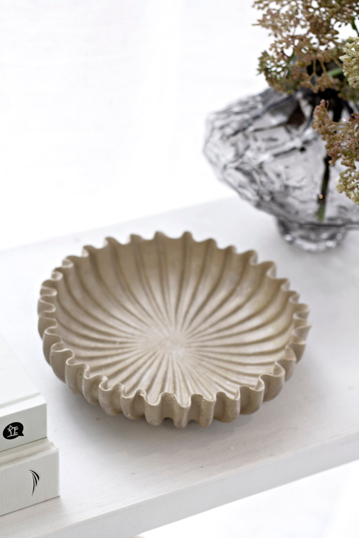 Rome Scalloped Stoneware Platter – Textured Display Bowl