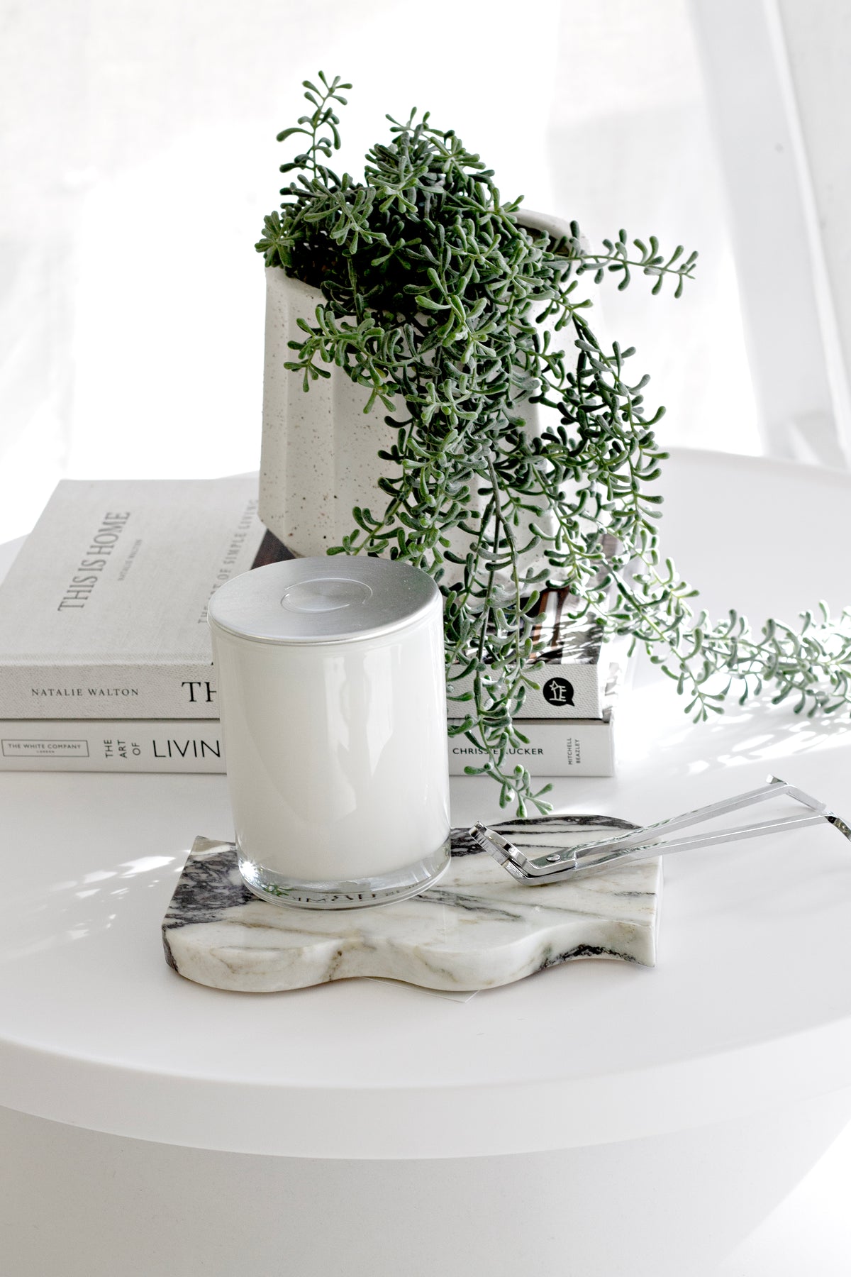 Frida Wavy Marble Tray – Calacatta Display Dish