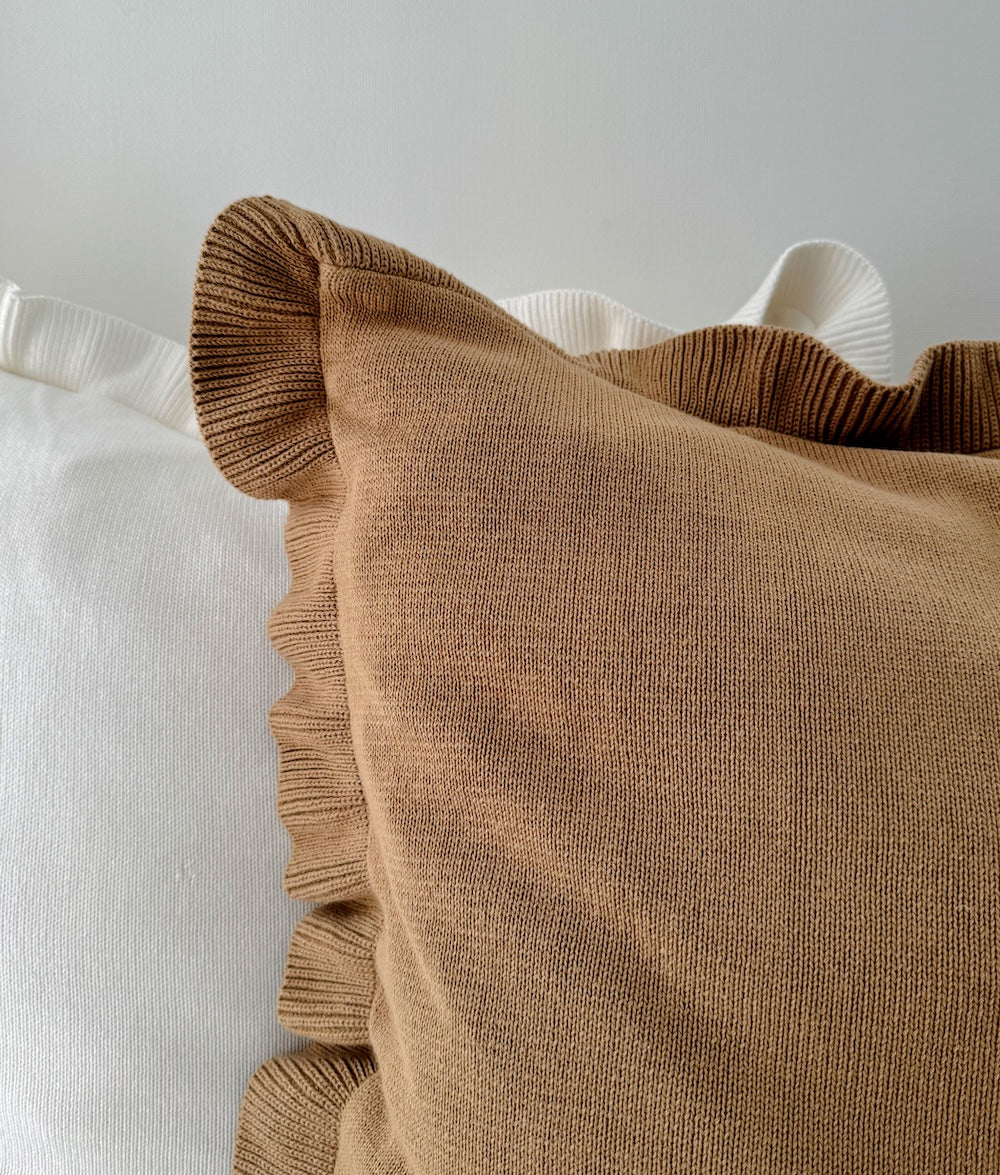 Close-up of the frill edge on the khaki knitted euro pillowcase