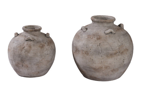 Volterra terracotta pot in sandwash, large and small sizes shown together