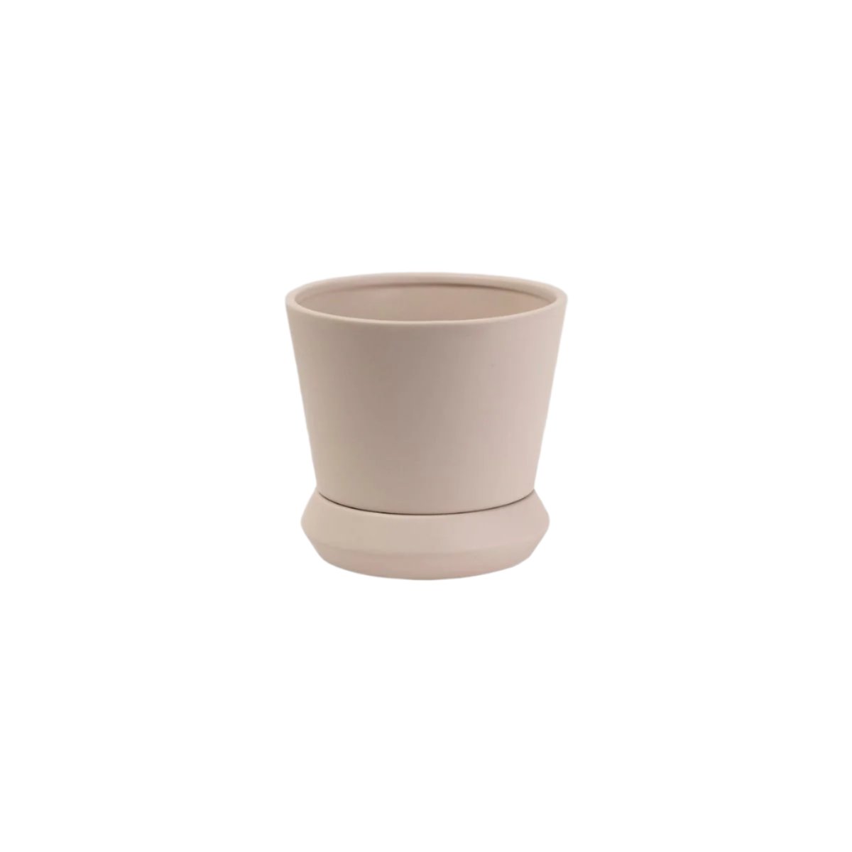 Hamburg planter in Parchment with its matching saucer, on a white background