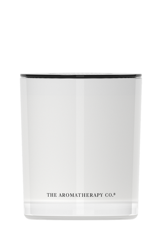 The Naturals Candle Coast - Berry & Beech Leaf by The Aromatherapy Co features a delightful aroma of berries and beech leaf, perfect for creating a serene atmosphere.