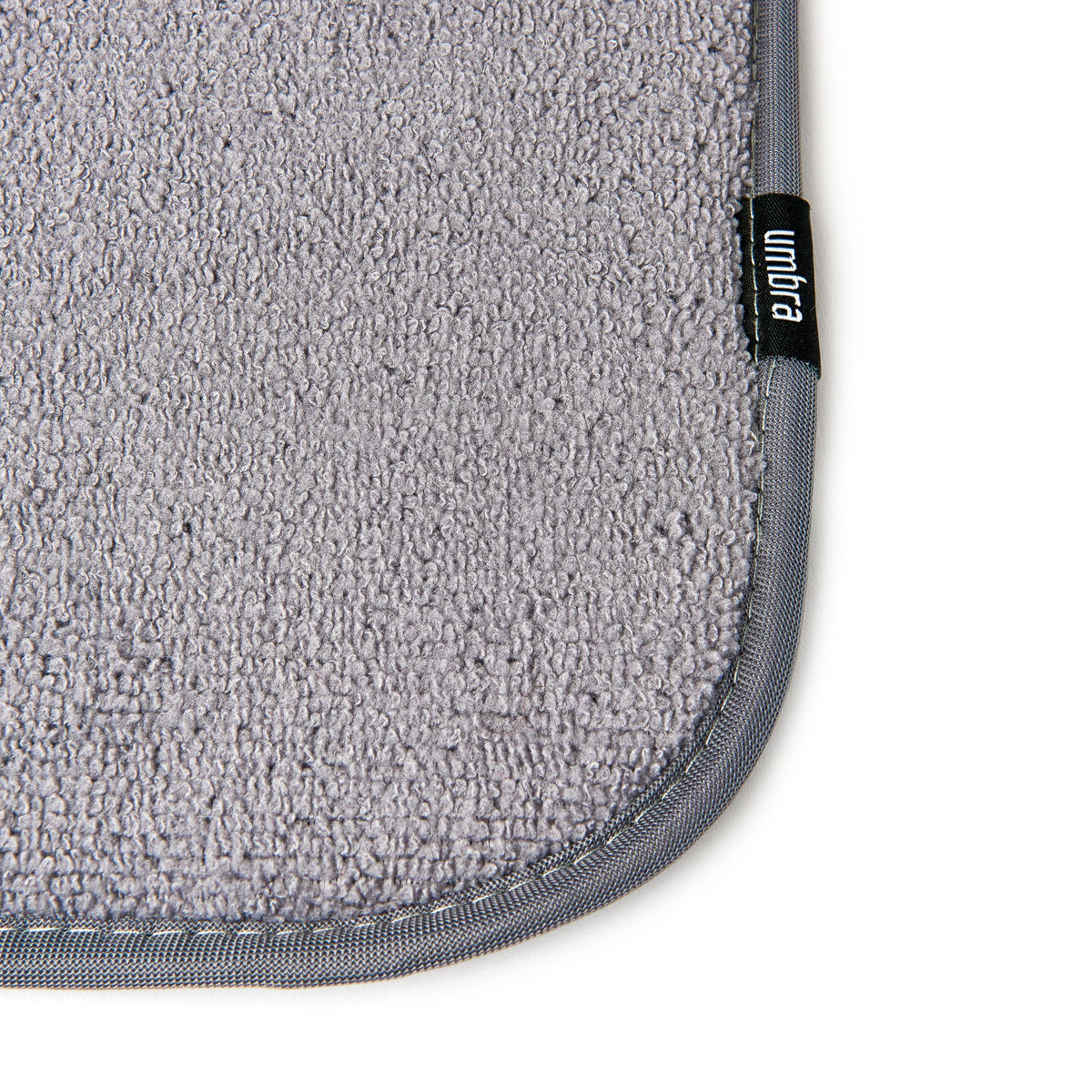 Close-up of the ribbed microfibre surface on the Umbra Udry drying mat