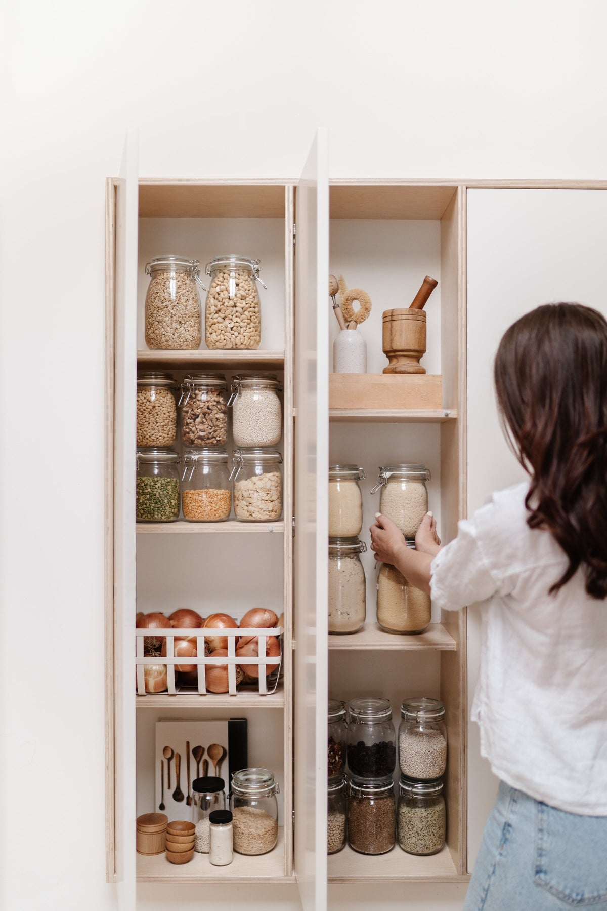 How to Make a Small Home Work Harder: 20 Beautiful Storage Ideas