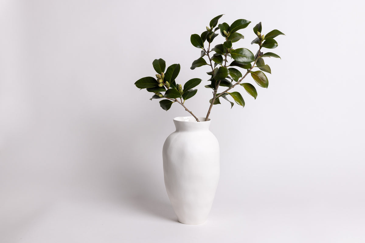 Venus Vase – Modern Sculptural Ceramic in 2 Sizes