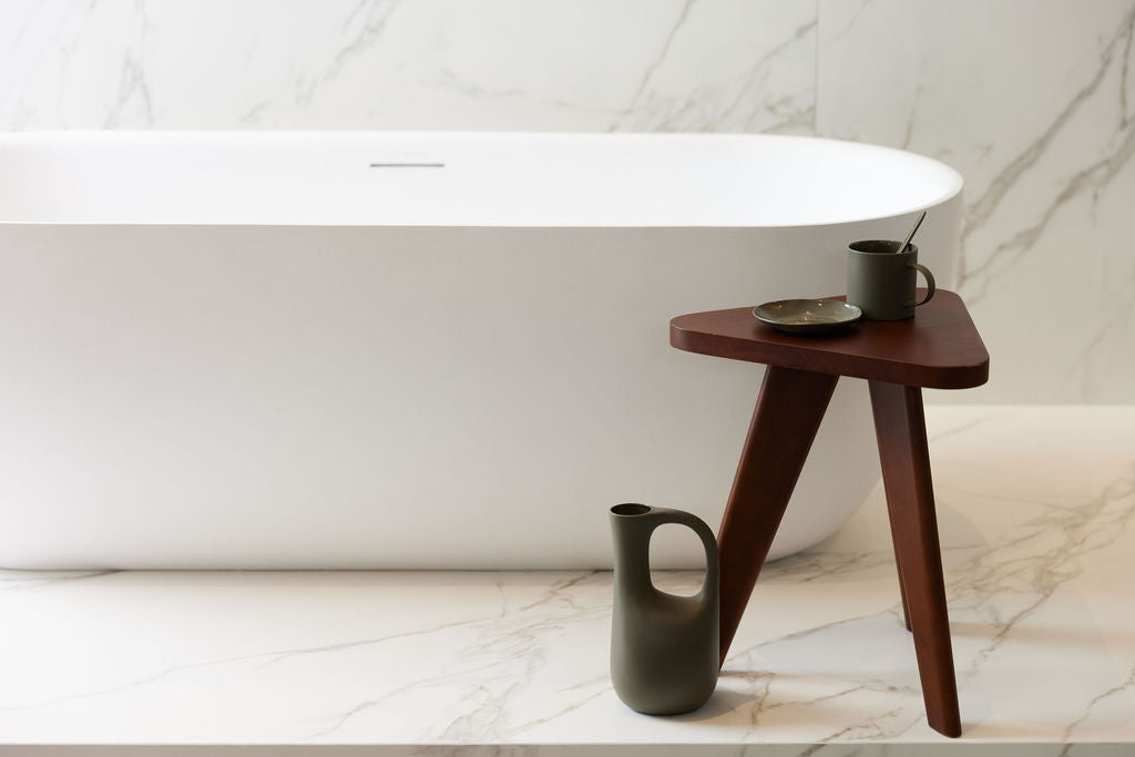 KHW Side Table – Modern Accent Table in Black or Walnut
