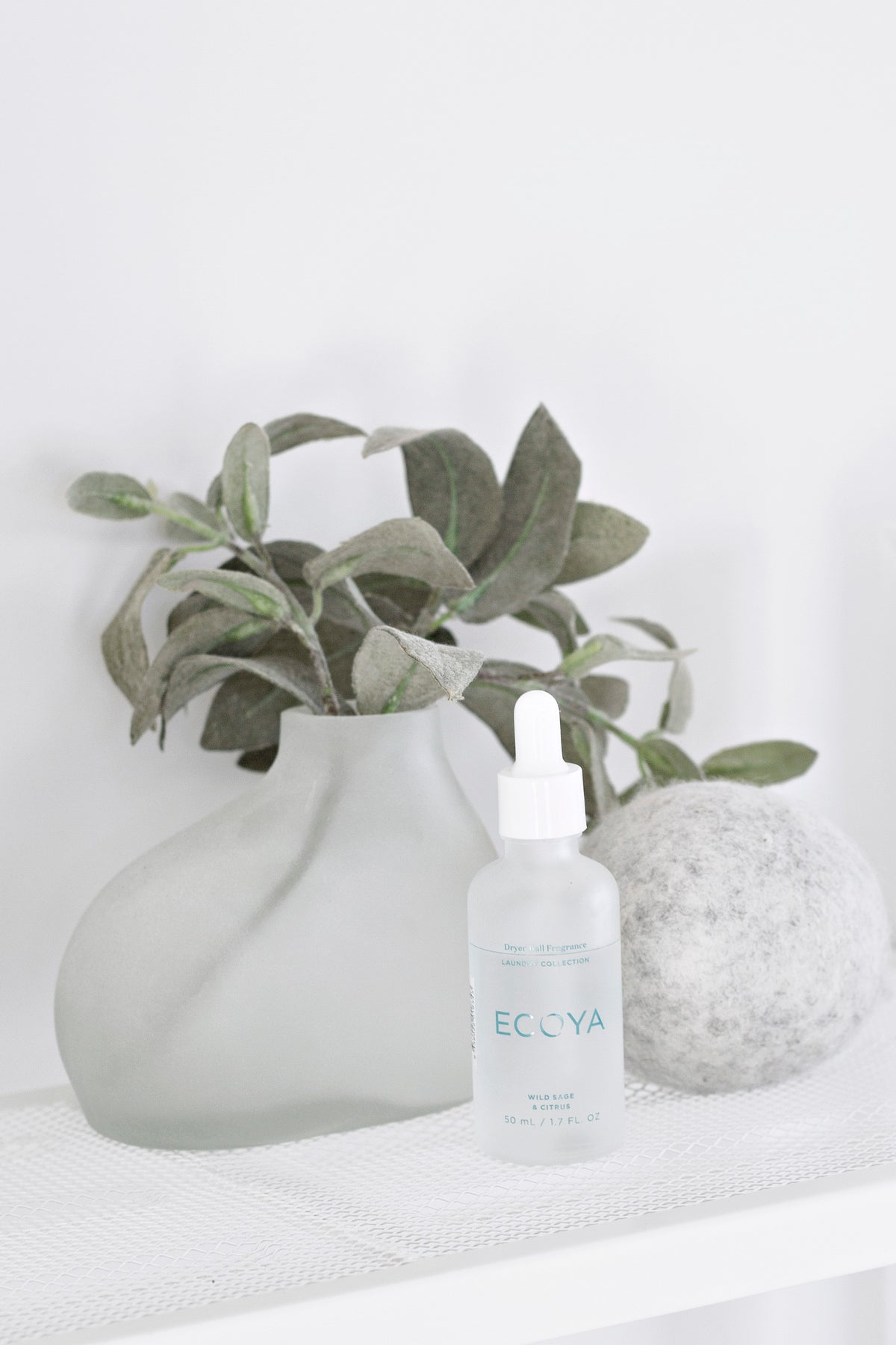 ZAKKIA Bulb Vase Rounded – Frost | Handmade Blown Glass Vase in Matte Finish