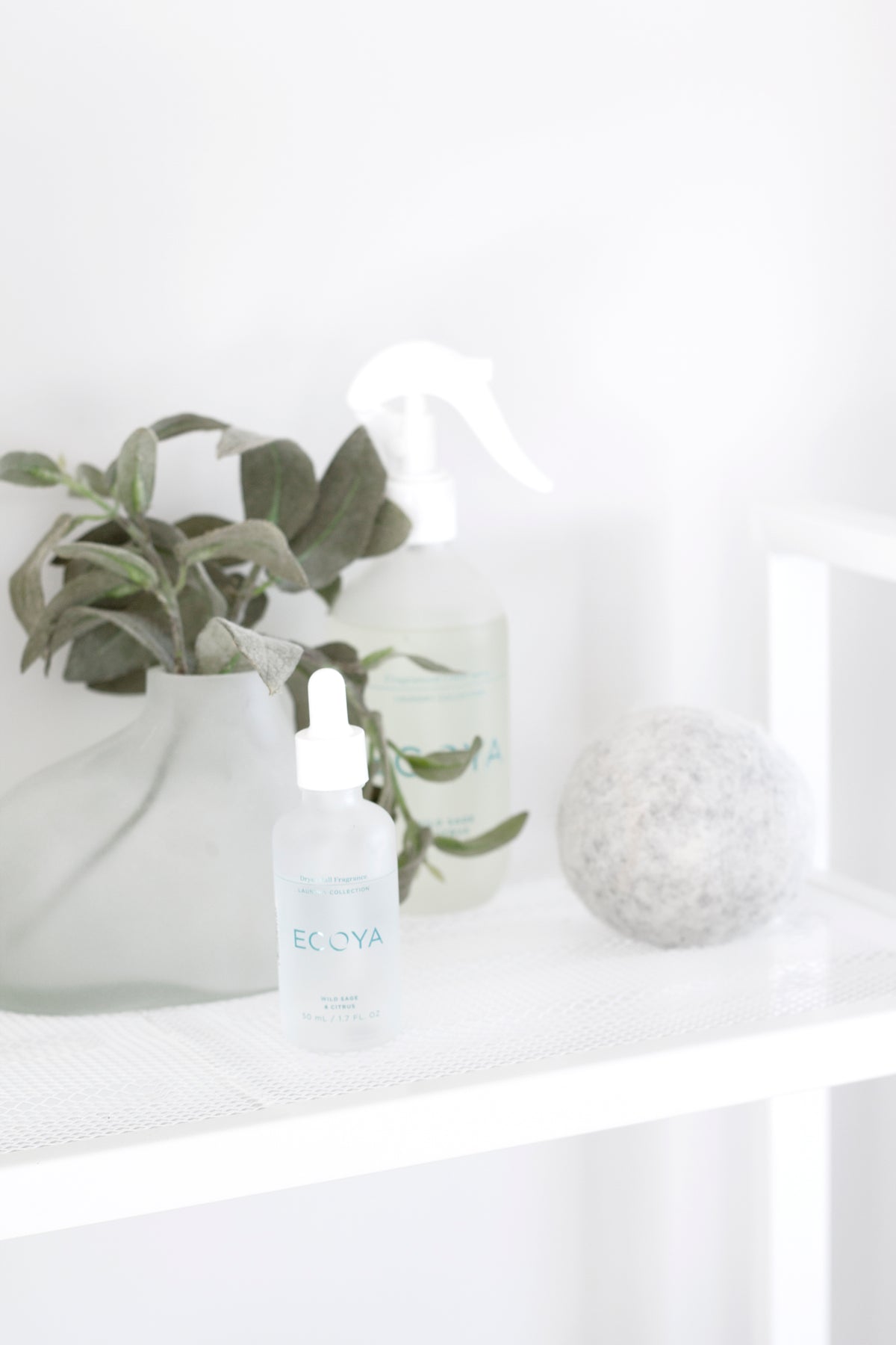 ZAKKIA Bulb Vase Rounded – Frost | Handmade Blown Glass Vase in Matte Finish