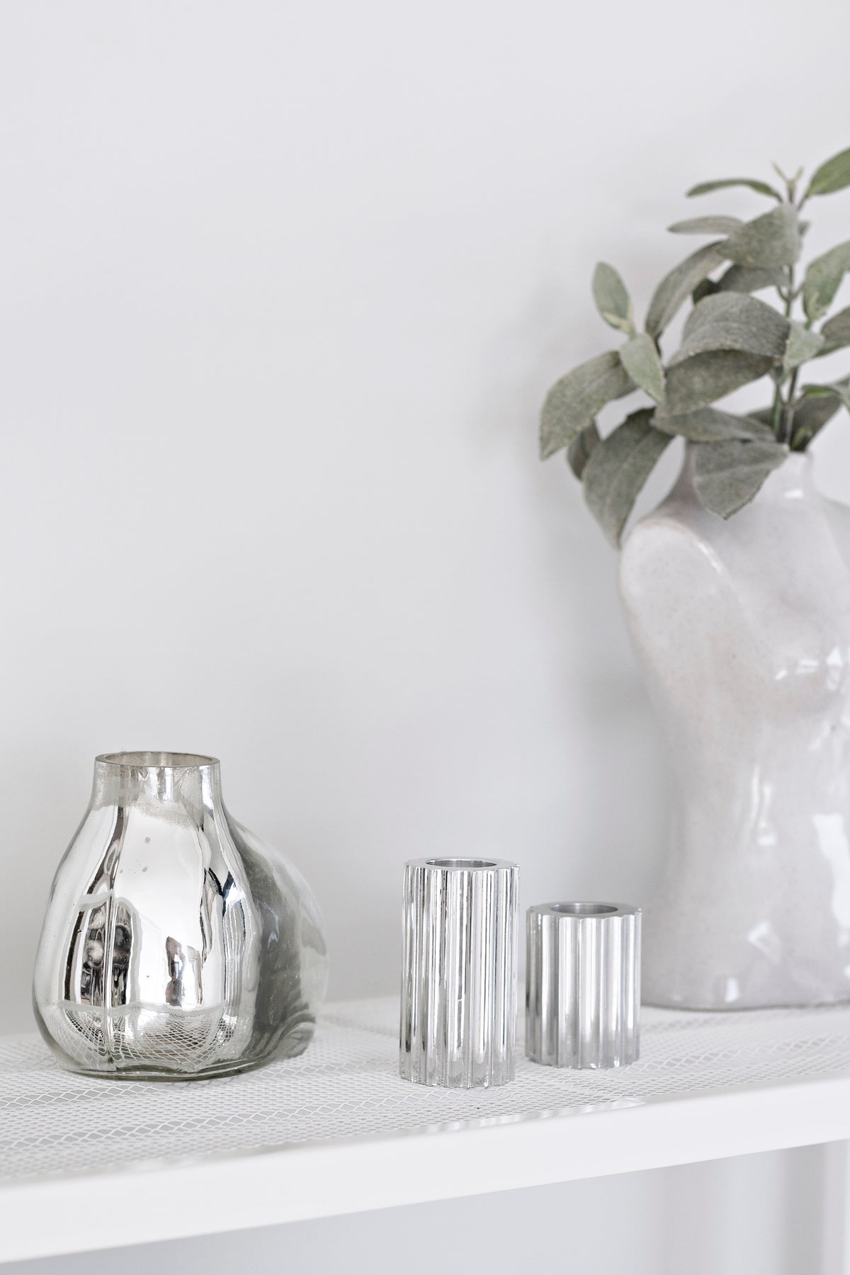 ZAKKIA Bulb Vase – Rounded Silver | Handmade Blown Glass Vase for Single Stems