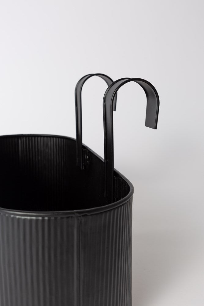 Charcoal Juno planter hooks and ribbed side, close view