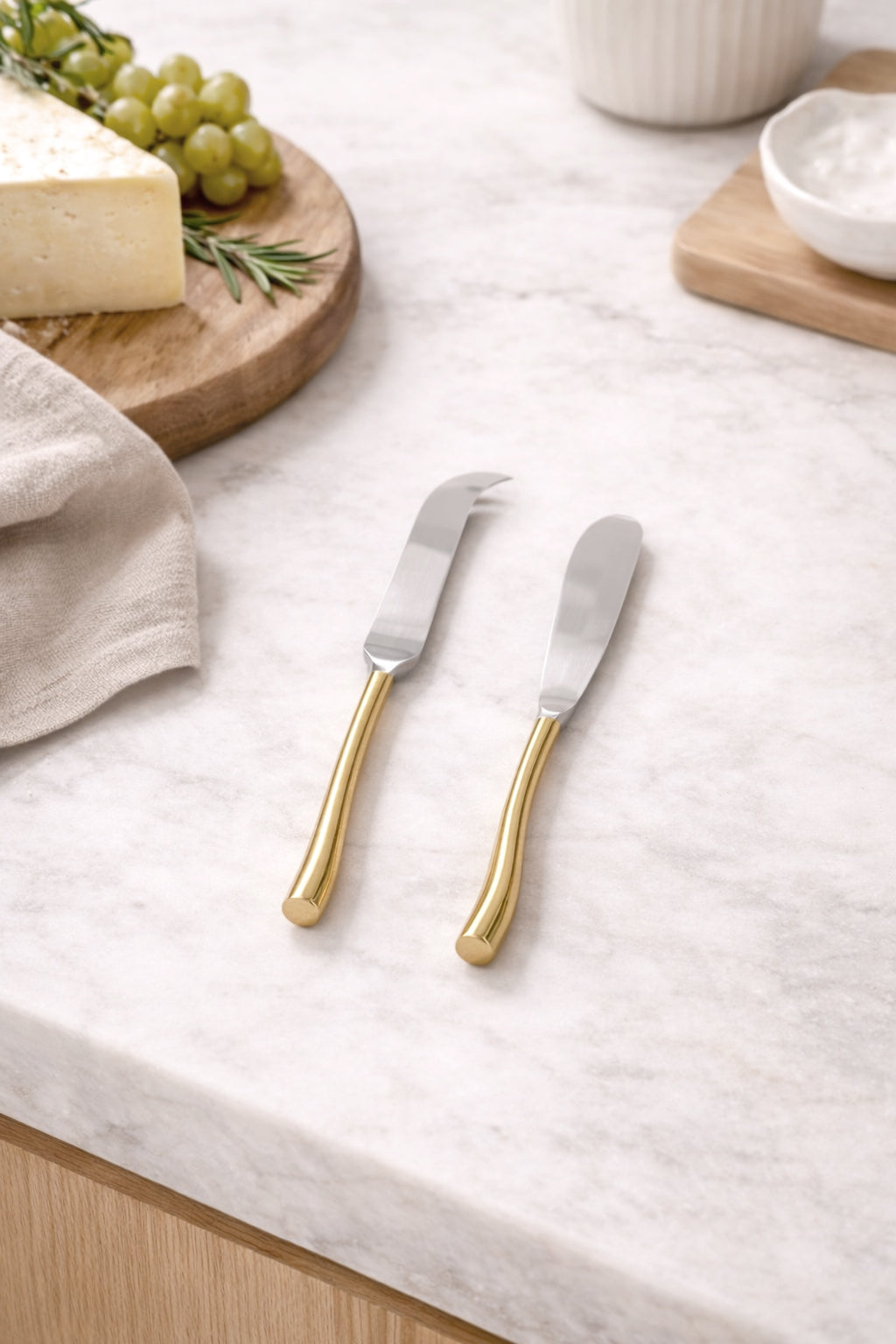 Gold Cheese Knives (Set of 2) – Sculptural Serveware