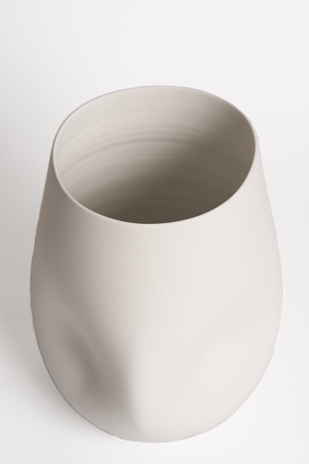Node Ceramic Vase – Sculptural White Artisan Vessel 38cm