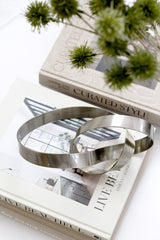 Infinity Loop Life Sculpture – Modern Abstract Metal Décor in Black, Bronze or Gold