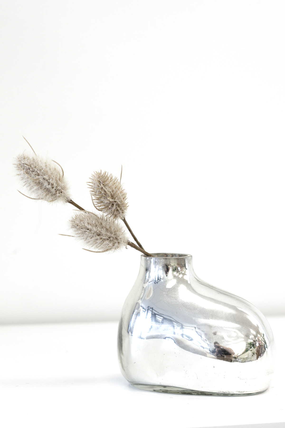 ZAKKIA Bulb Vase – Rounded Silver | Handmade Blown Glass Vase for Single Stems