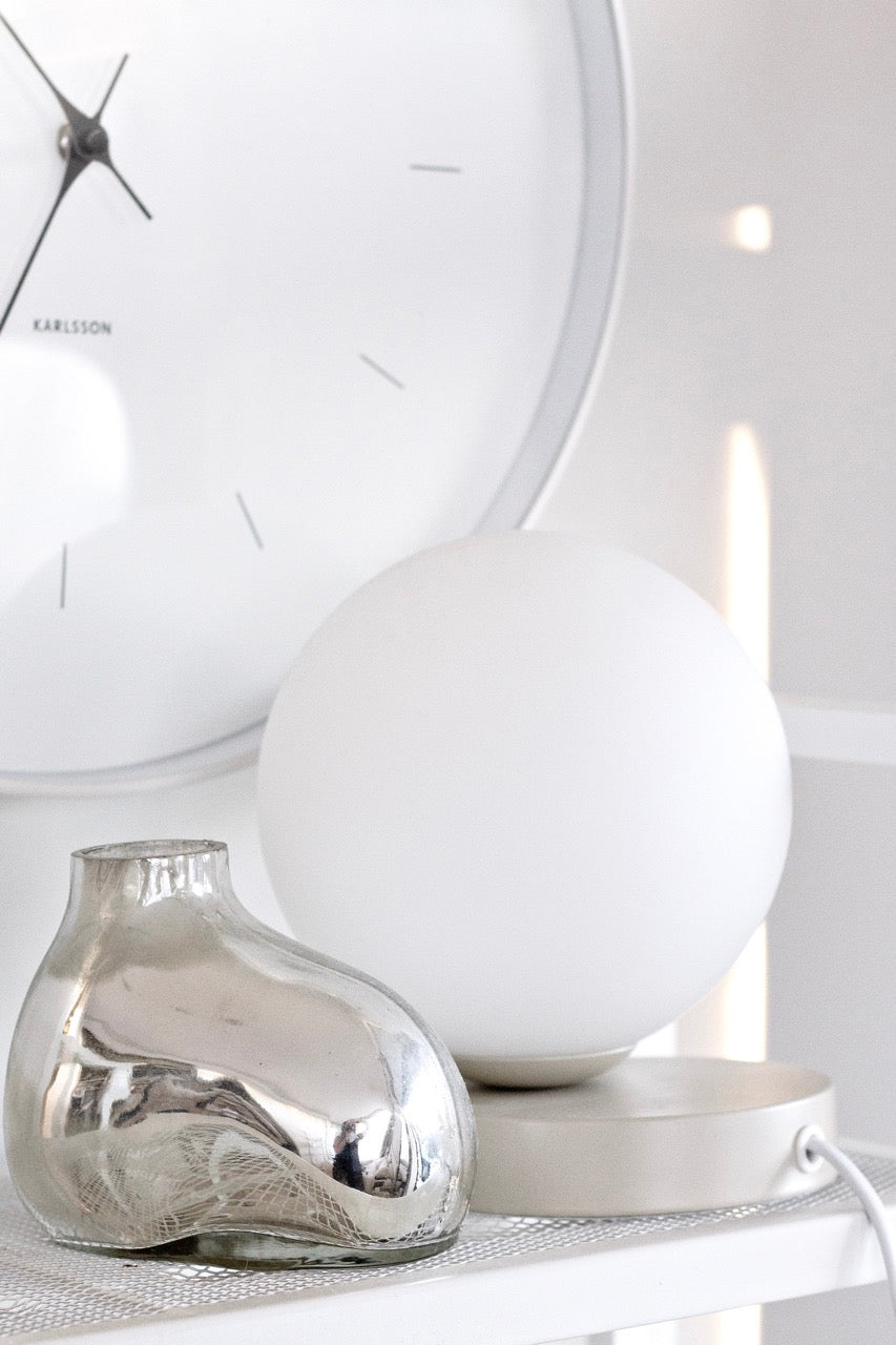 ZAKKIA Bulb Vase – Rounded Silver | Handmade Blown Glass Vase for Single Stems