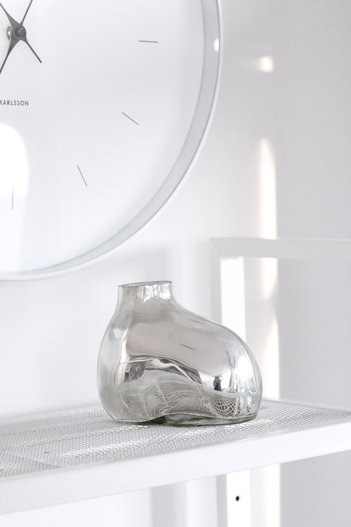 ZAKKIA Bulb Vase – Rounded Silver | Handmade Blown Glass Vase for Single Stems