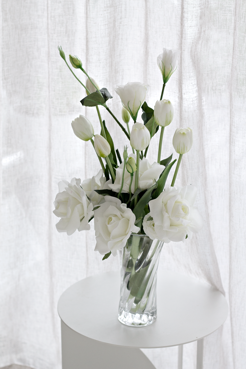 White Lisianthus / Eustoma