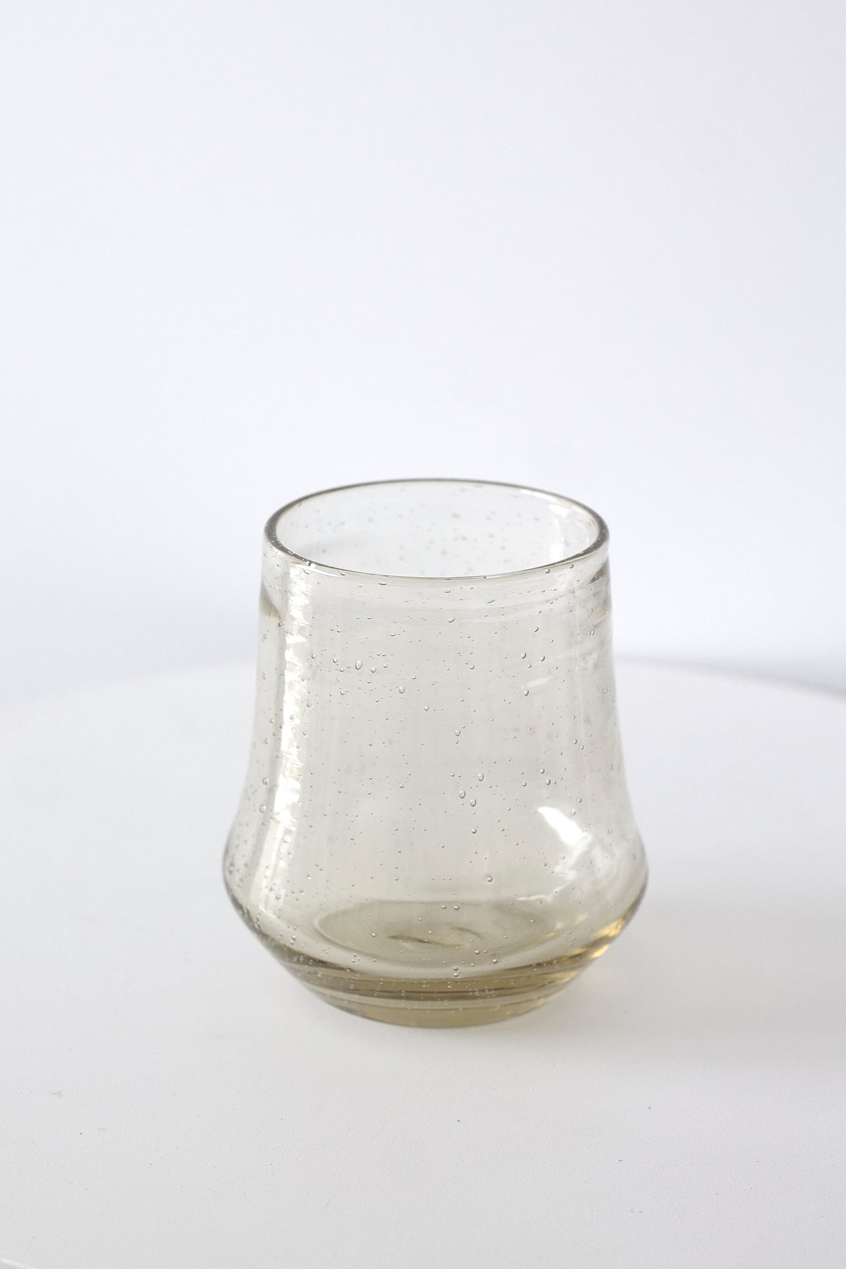 Tom Tumbler – Mouth-Blown Glass with Speckled Texture