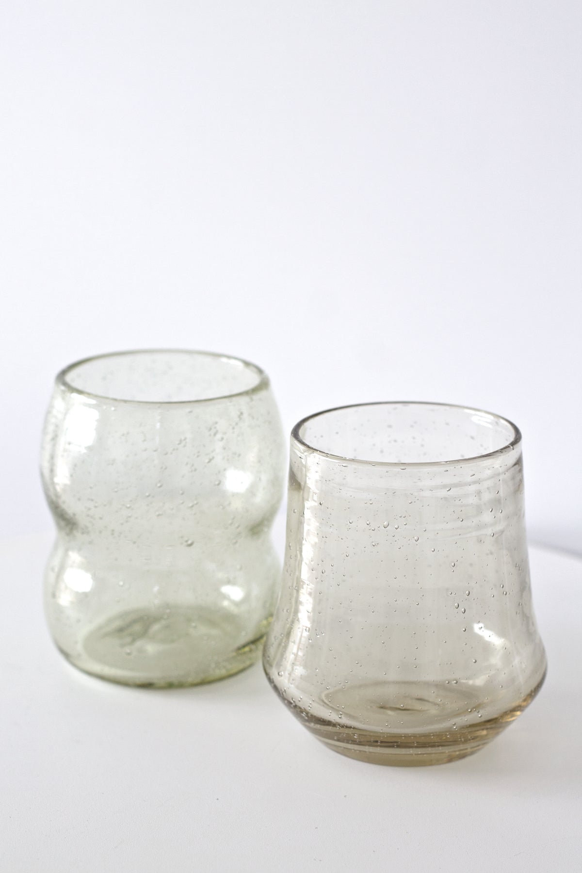 Tom Tumbler – Mouth-Blown Glass with Speckled Texture
