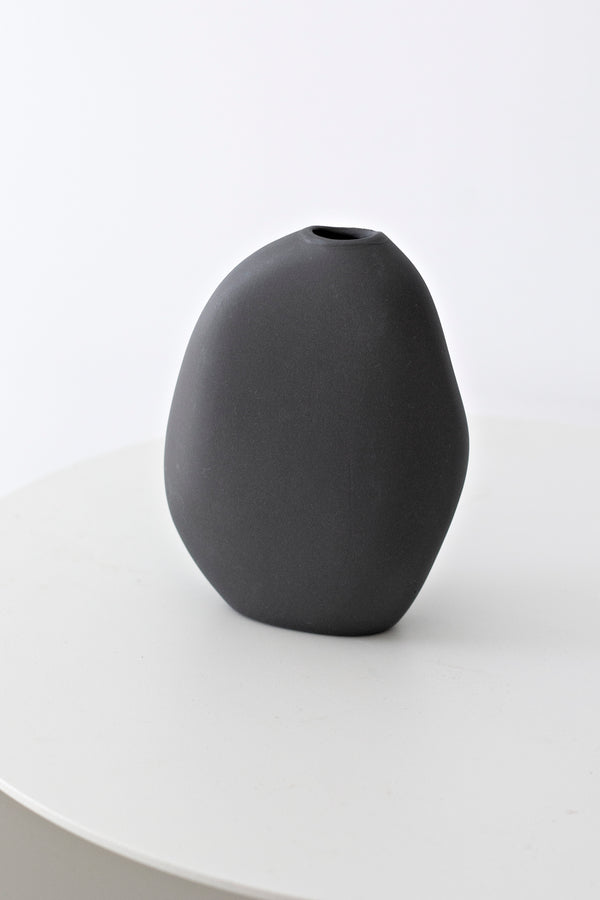 Harmie Vase - Stone Black