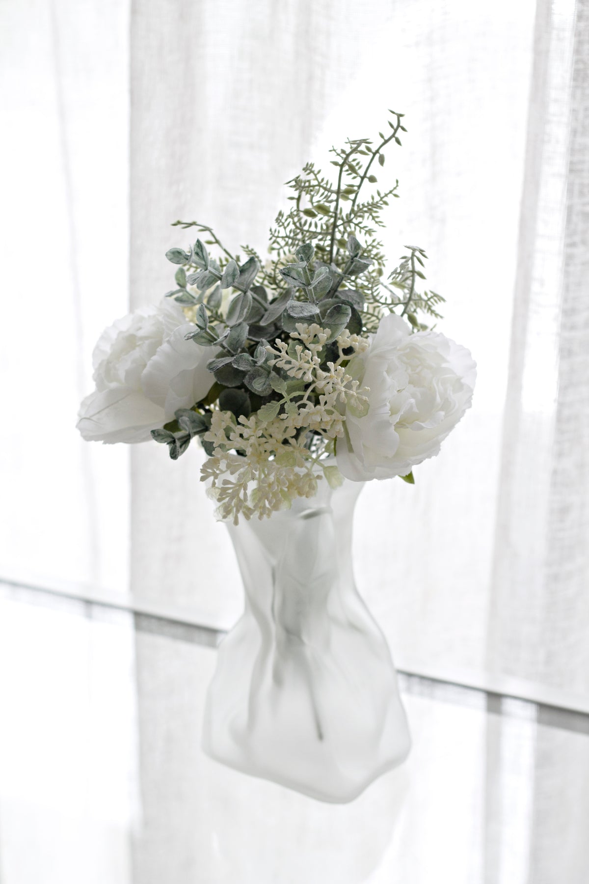 Ranunculus Berry Mix Bouquet, Cream 28cm Faux Bunch