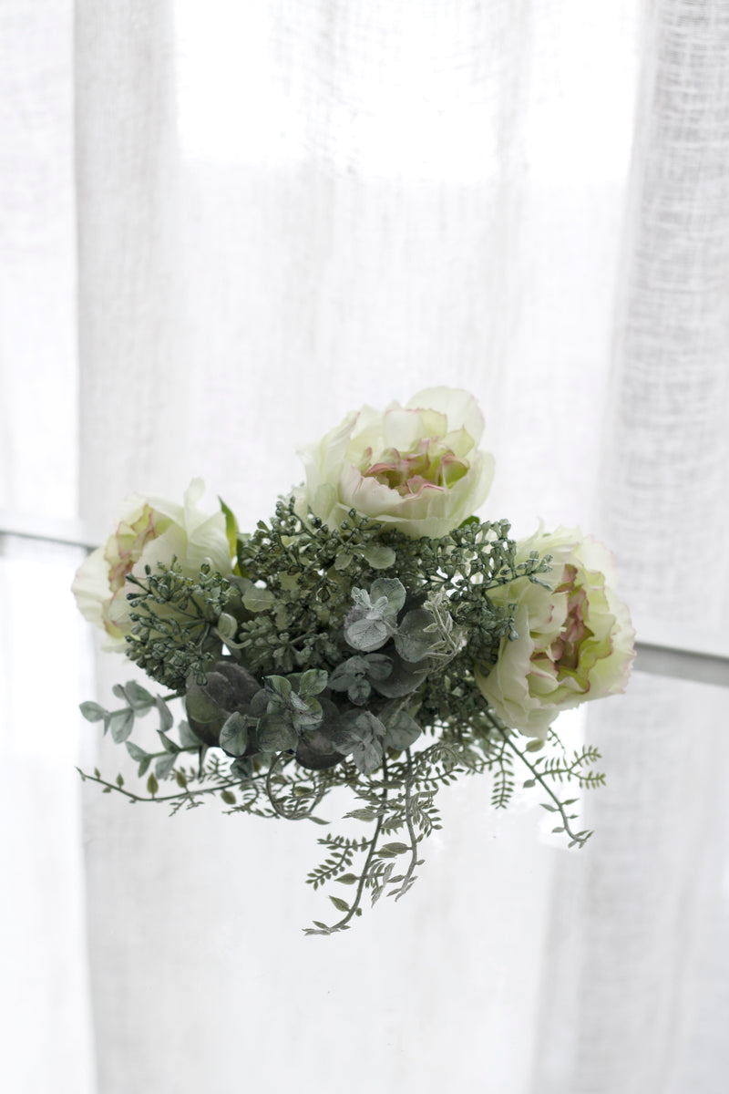 Ranunculous Berry Mix Bouquet Green