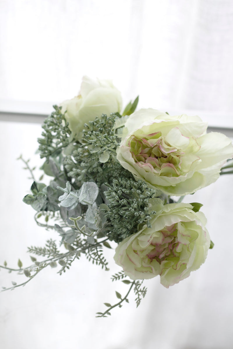 Ranunculous Berry Mix Bouquet Green