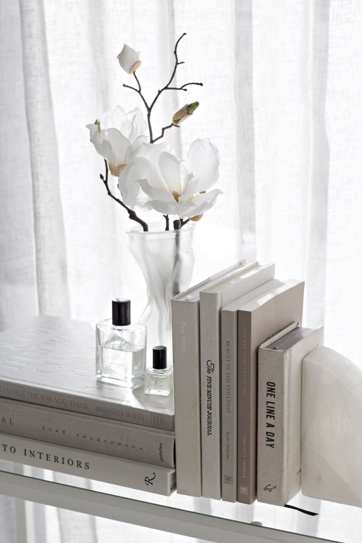 Solid Marble Rounded Bookends – Sculptural Shelf Decor