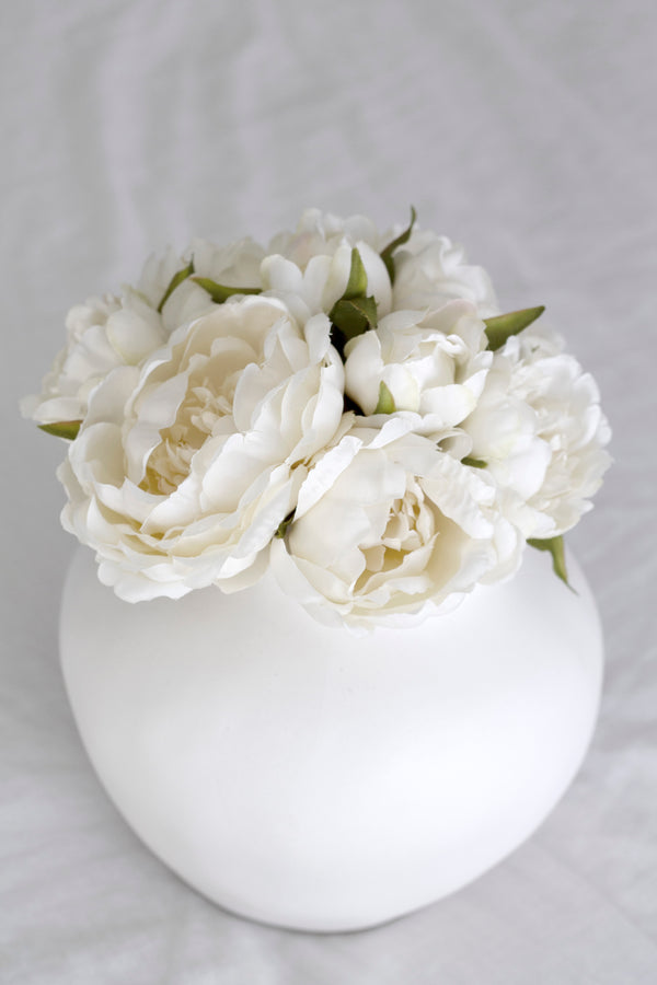 Vintage Peony Bouquet Cream