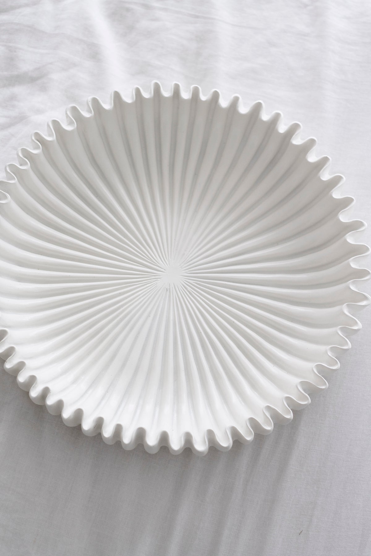 Rome Scalloped Platter – Nude Display Bowl (Large)