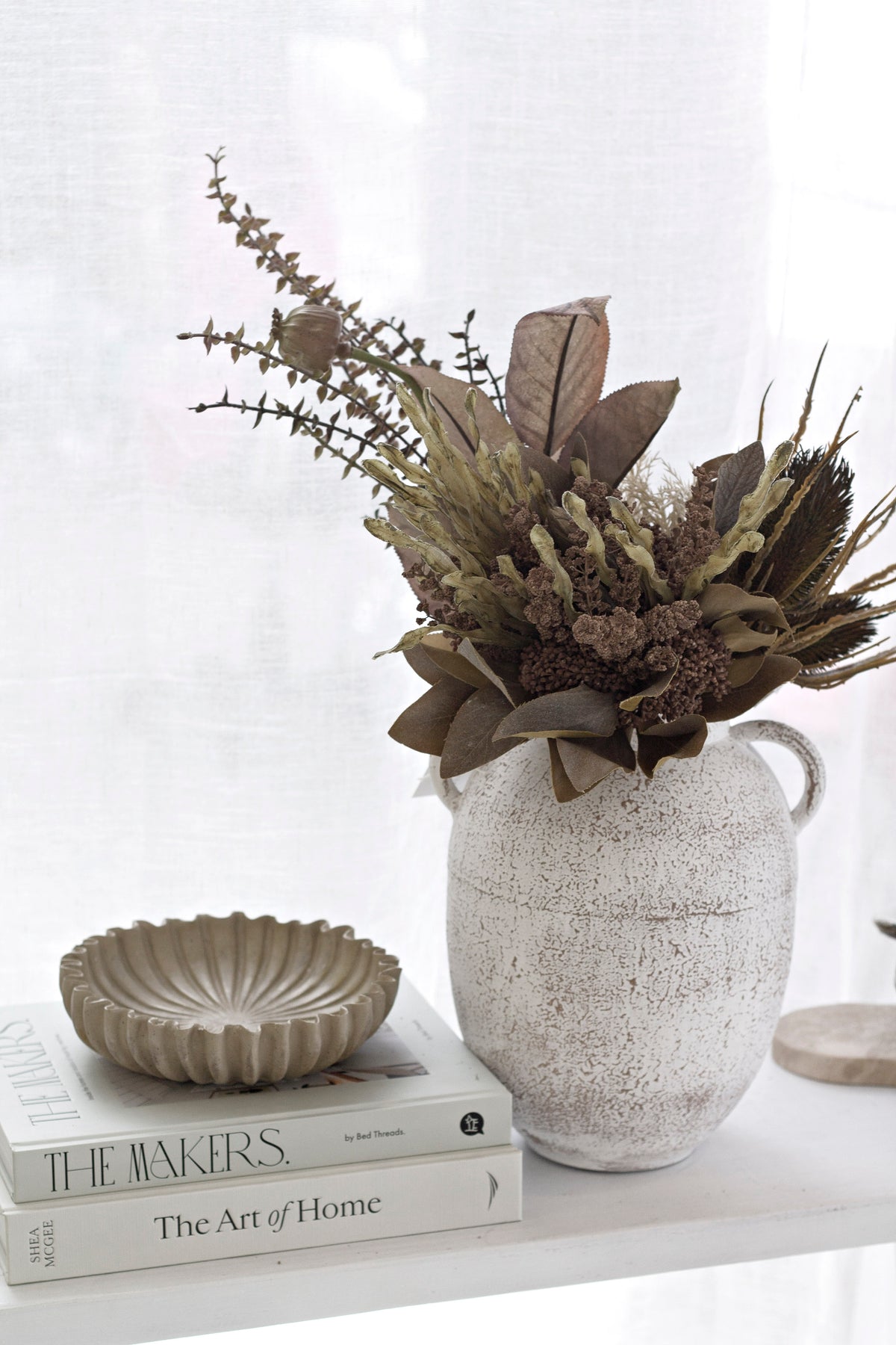 Rome Scalloped Stoneware Platter – Textured Display Bowl