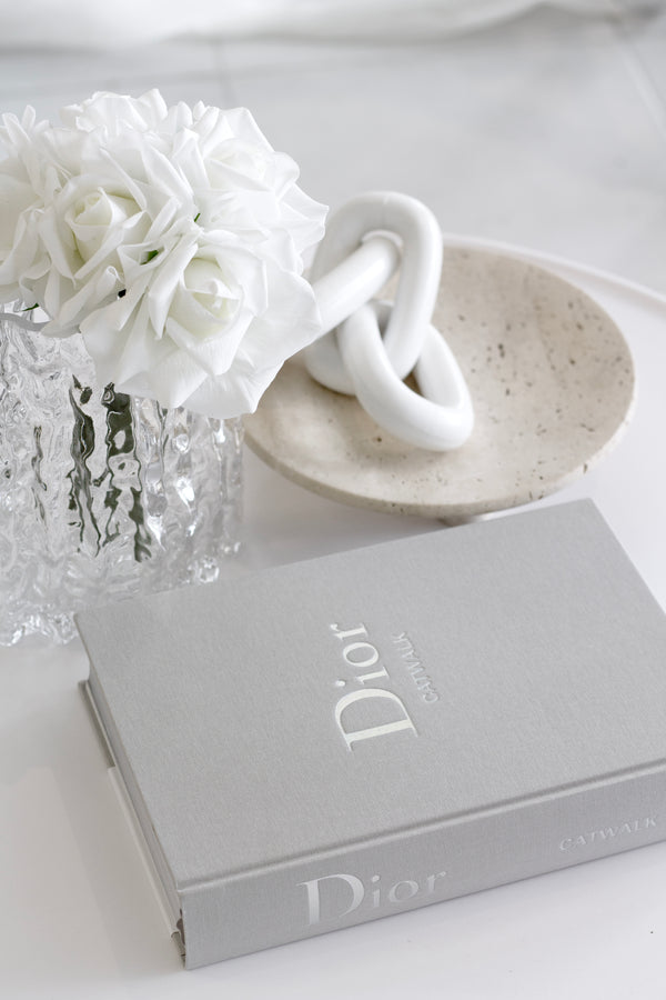 Nome Travertine Stand – Sculptural Pedestal Tray