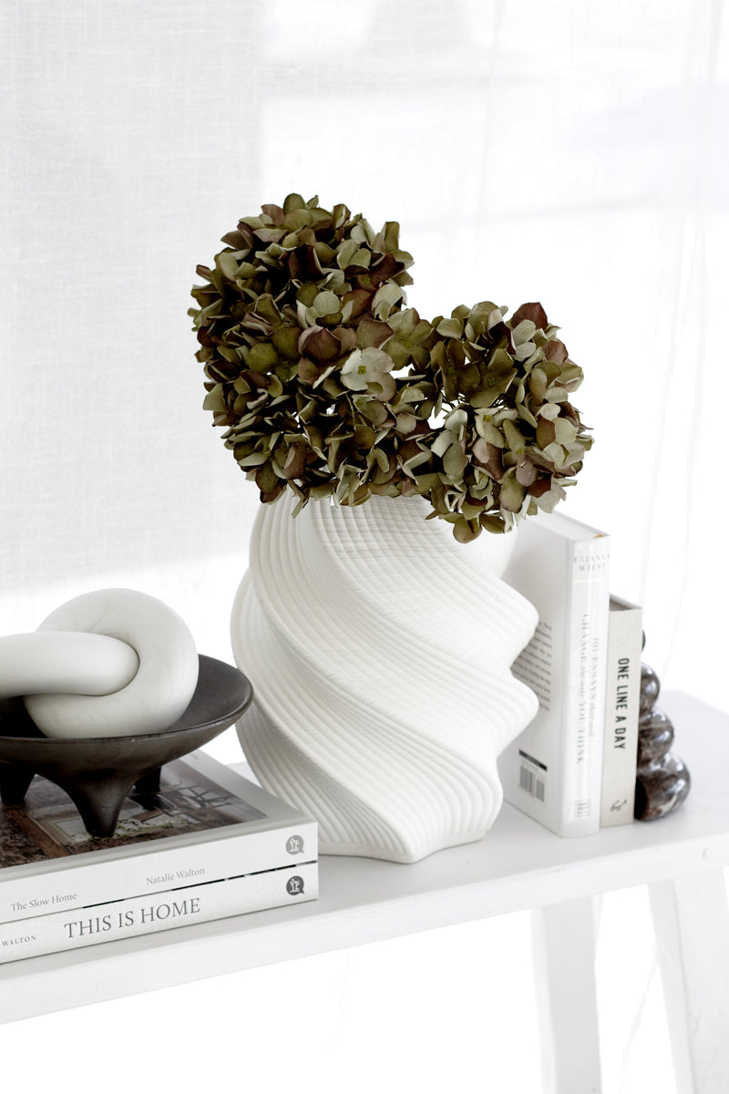 Lowri White 3D Printed Ceramic Vase – Sculptural Modern Vase