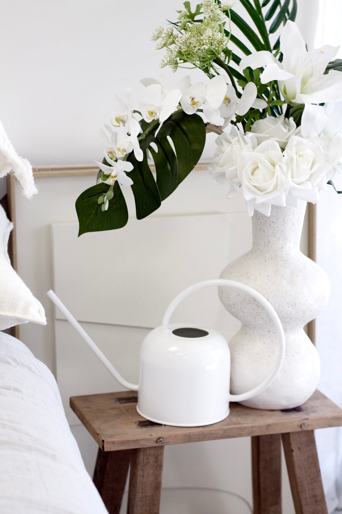Como Watering Can 1.7L – Potted White Steel with Matte Finish