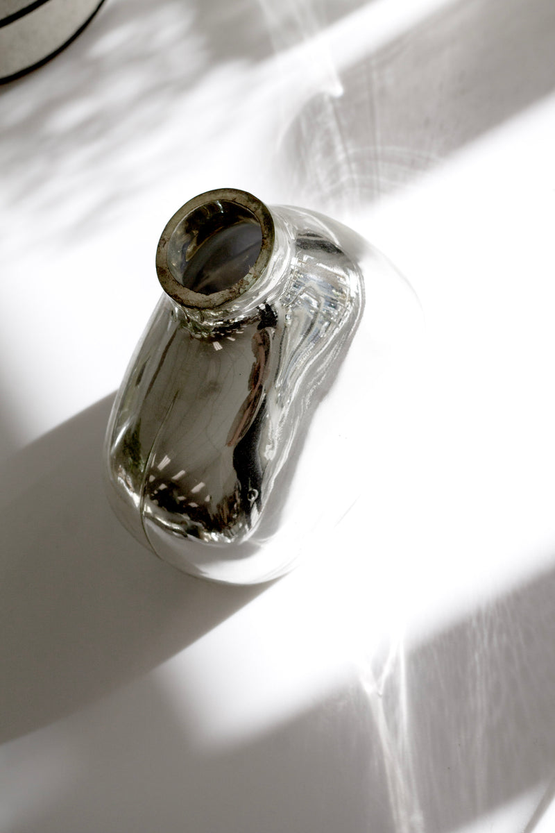 ZAKKIA Bulb Vase – Rounded Silver | Handmade Blown Glass Vase for Single Stems
