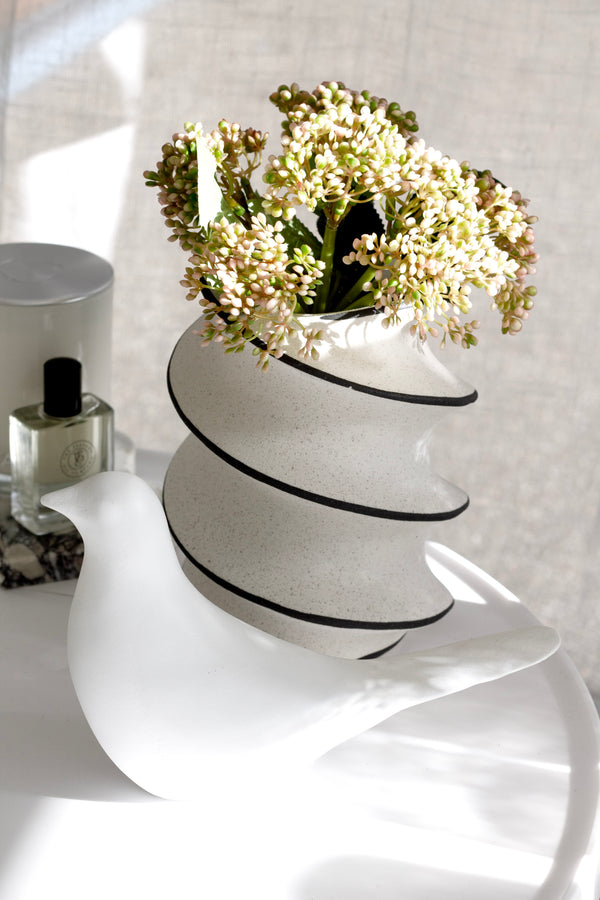 Peace Bird Figurine – Minimalist Decor in White or Black