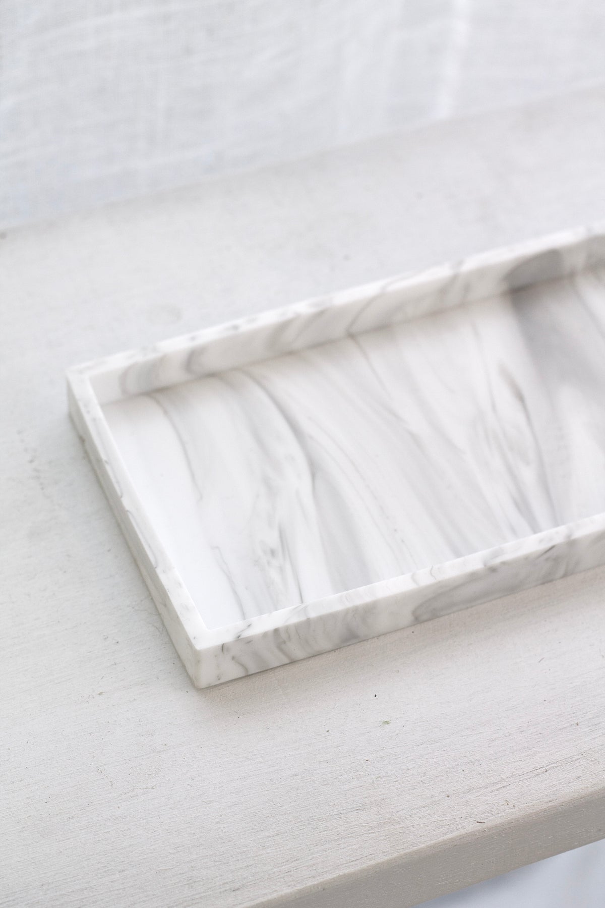 Marble-look silicone tray in the large size