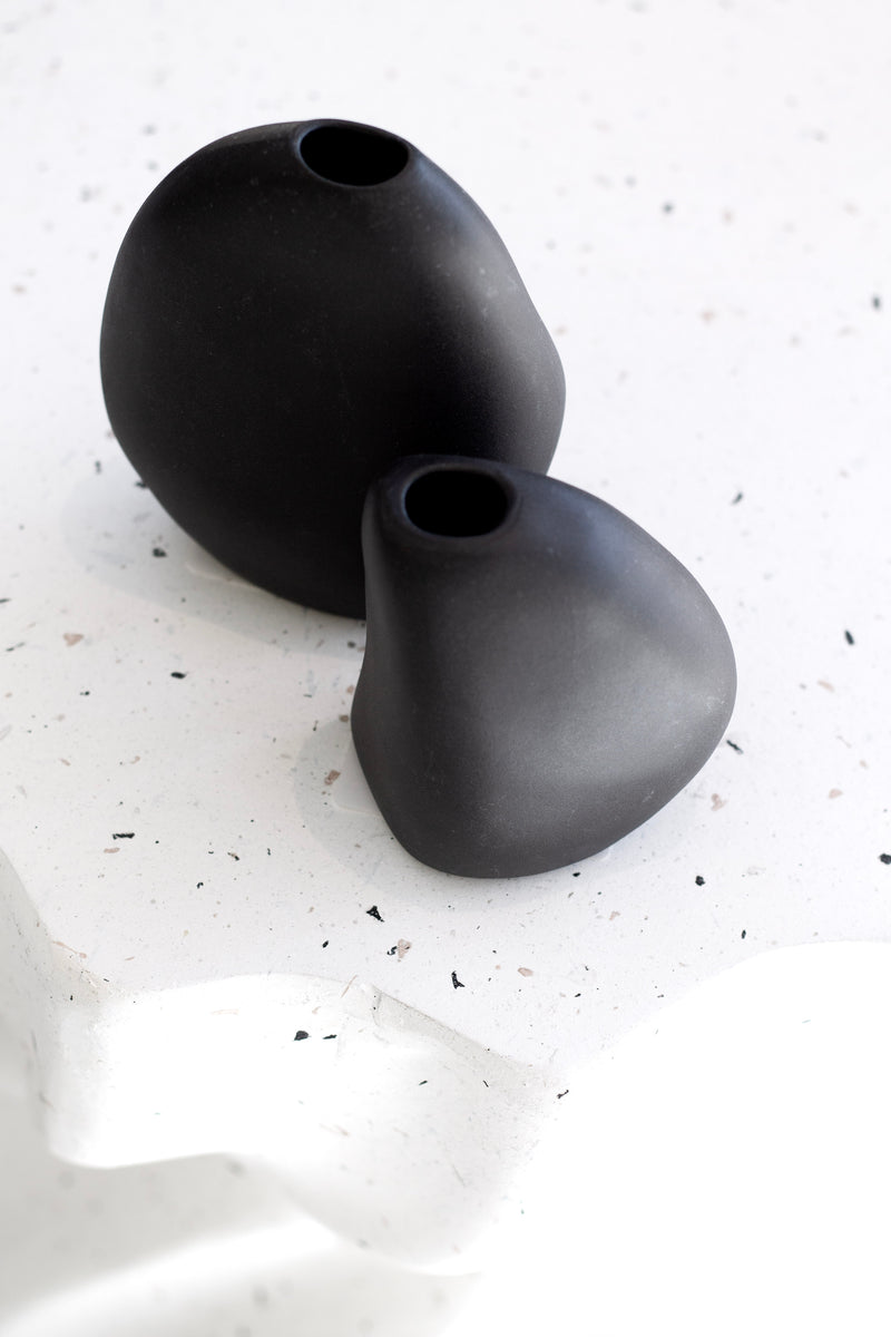 Harmie Vase Pod – Organic Ceramic in White or Black