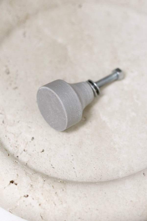 Zakkia Concrete Cabinet Knob | 3cm Handmade Drawer Pull with Hardware | Minimalist Concrete Handle