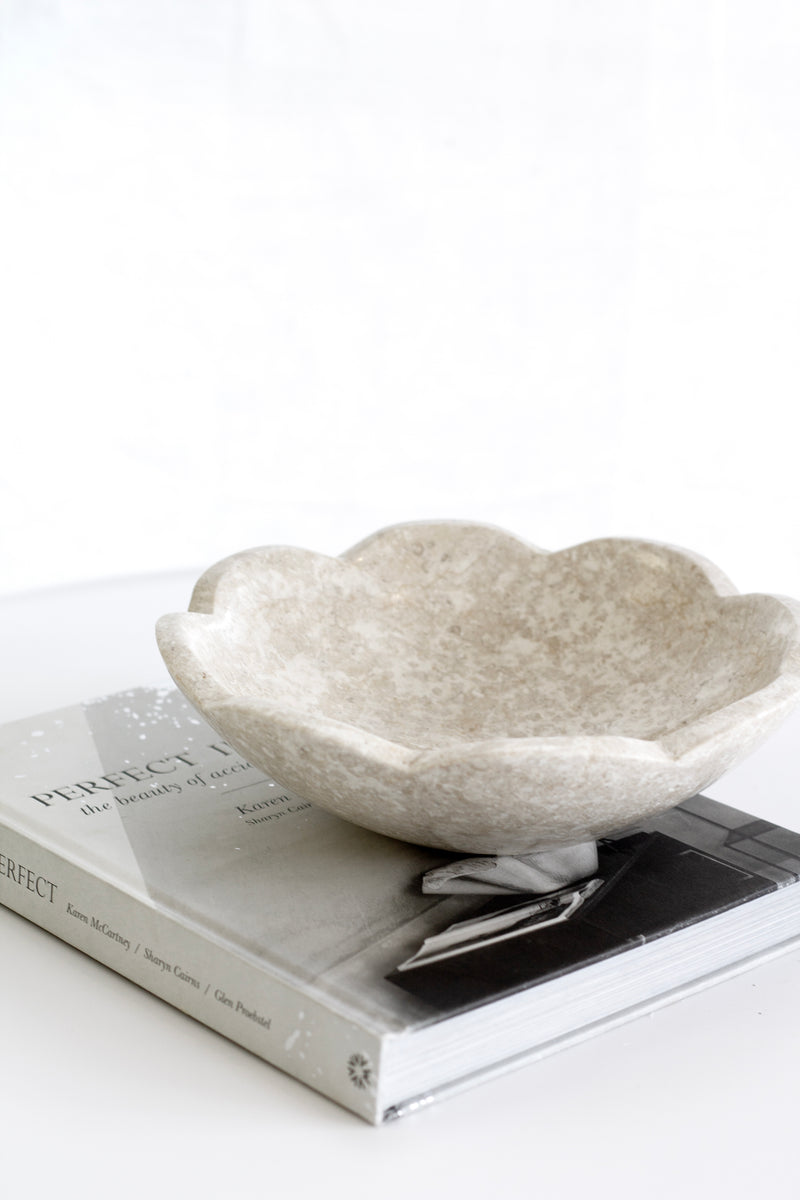 Scalloped Edge Marble Bowl – Hand-Carved Decorative Stone Bowl (25cm)