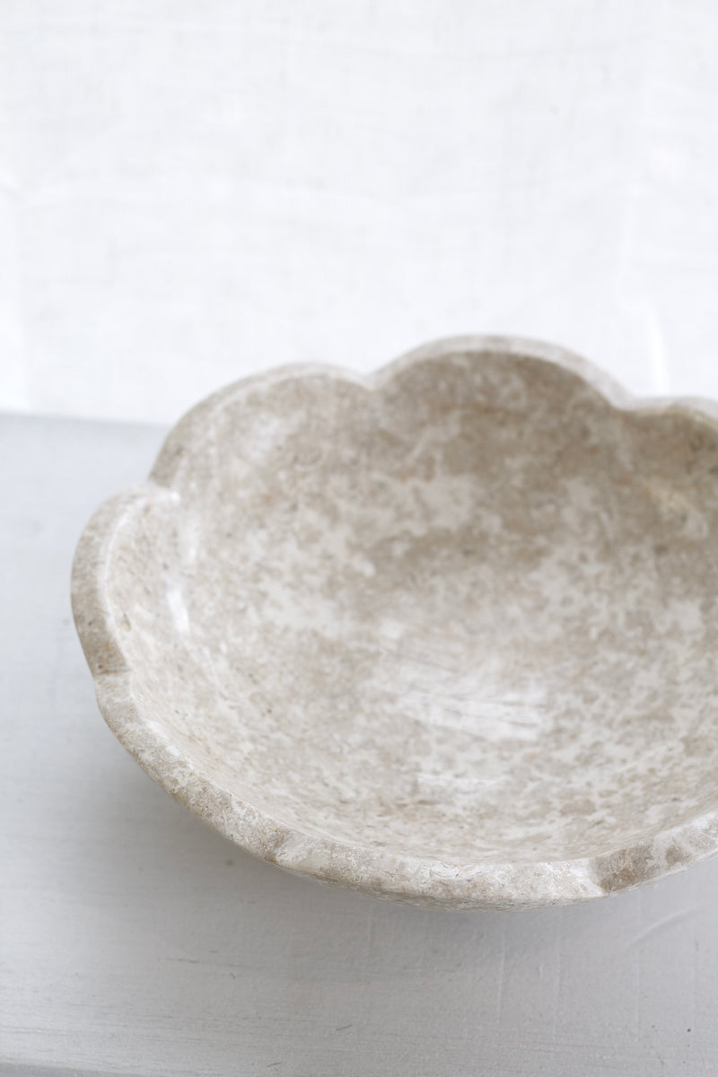Scalloped Edge Marble Bowl – Hand-Carved Decorative Stone Bowl (25cm)