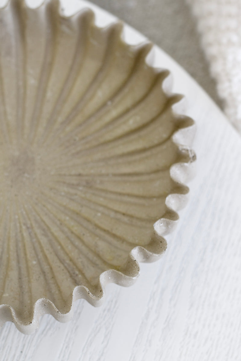 Rome Scalloped Stoneware Platter – Neutral Textured Bowl