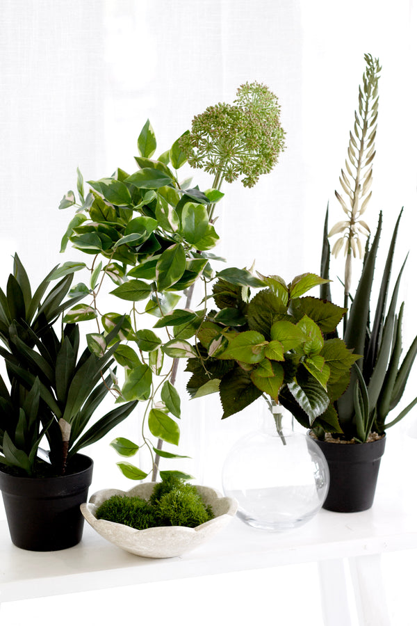 Artificial Hydrangea Leaf Bush 42cm – Lush Green Styling Stem