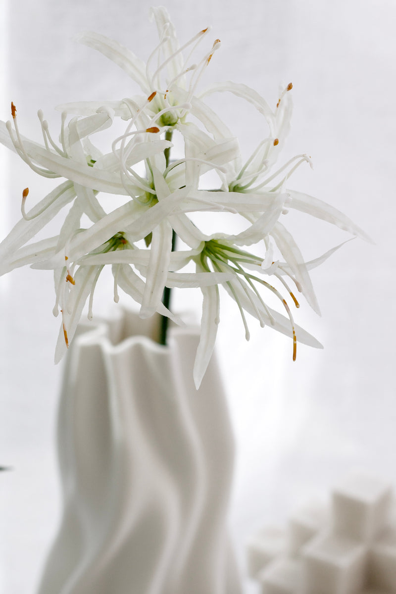 Nerine Spray White 72cm – Artificial Flower Stem